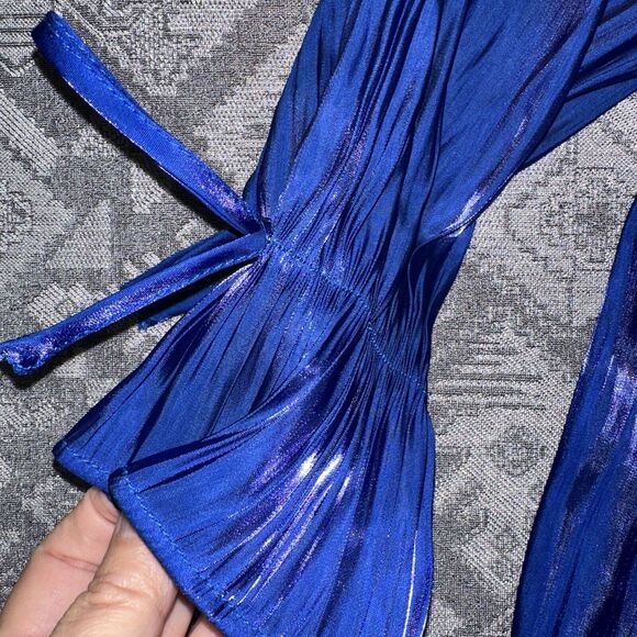 Cato Women’s Royal Blue Shimmer Ruffle Blouse Small NWT - Picture 4 of 10